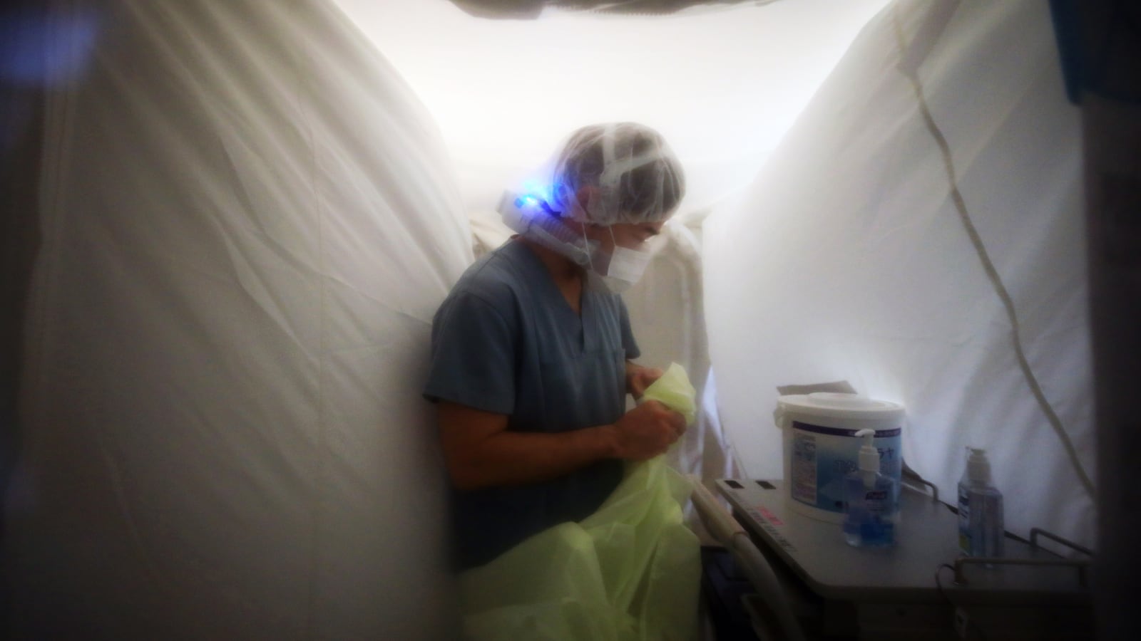 2020-05-07T064028Z_1608900074_MT1YOMIUR000I066YG_RTRMADP_3_NOVEL-CORONAVIRUS-OUTBREAK-JAPAN_ome5kp