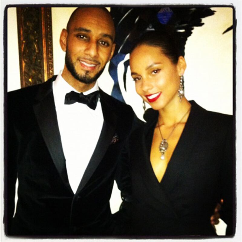 galleries/2012/05/13/russell-brand-jason-mraz-more-celebrity-twitter-pictures-photos/gal-klassen-twitpic-keys-9_cyn5te