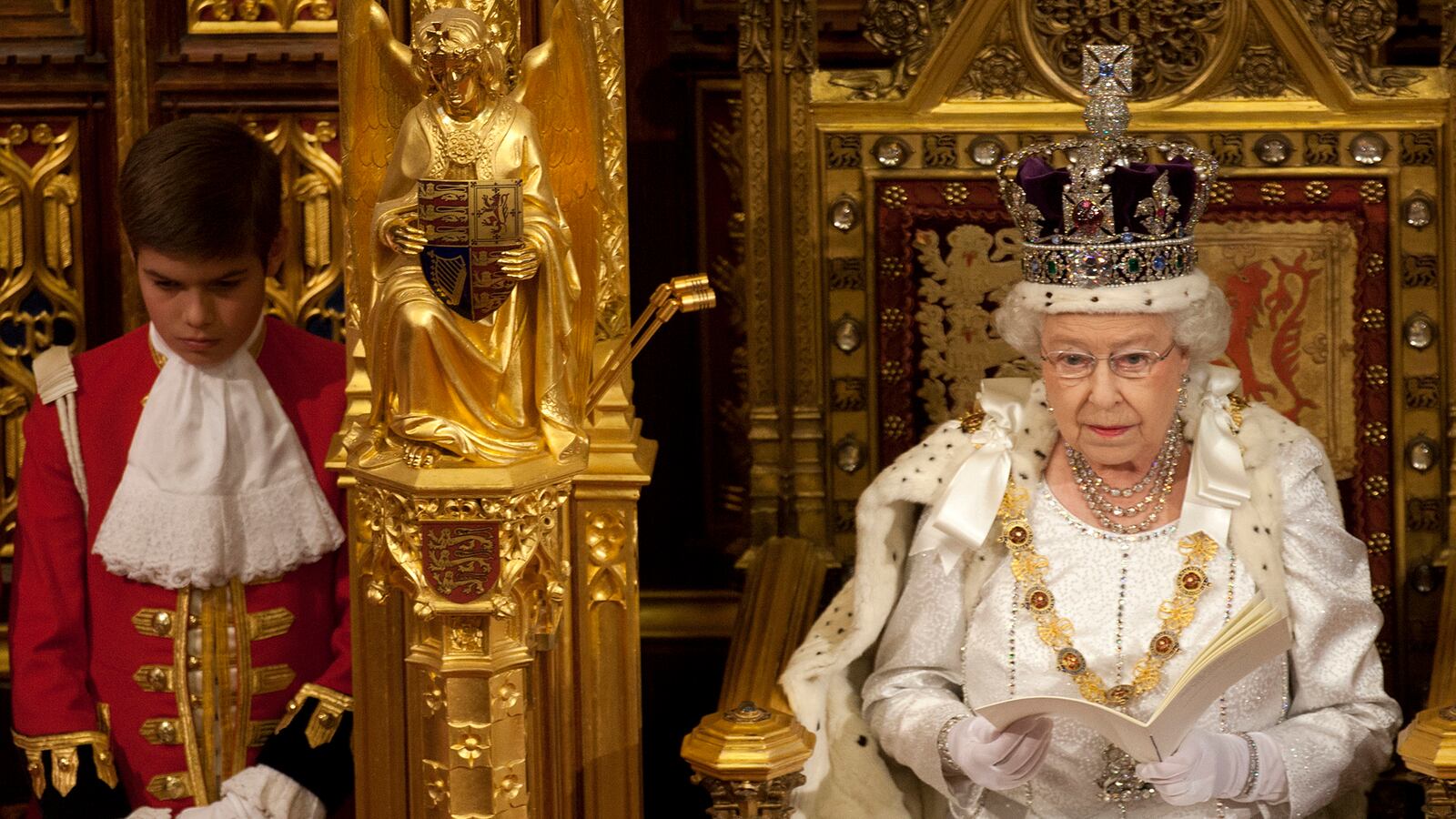 cheats/2012/05/09/queen-house-of-lords-reform-needed/queen-speech-elizabeth-cheat_hxxxlj