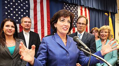articles/2011/05/25/kathy-hochul-wins-ny-26-thanks-to-medicare-scare-tactics/avlon-hochul_183055_blzwzq
