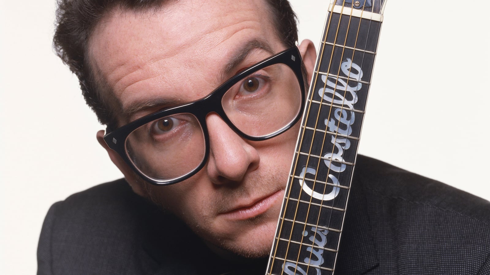 videos/2015/10/24/how-elvis-costello-s-dad-met-the-beatles/151023-costello-excerpt-tease_c8eftu