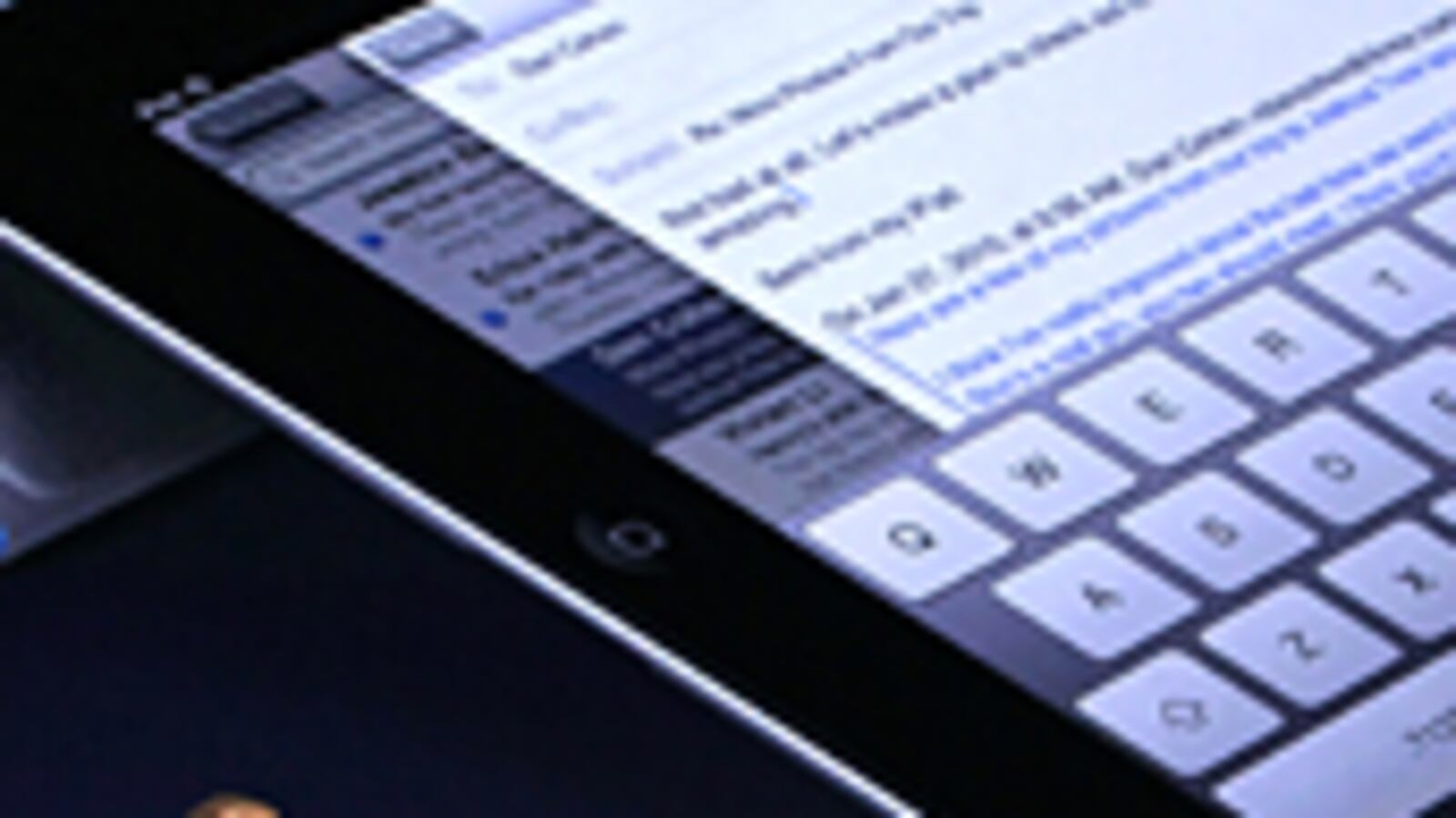 cheats/2011/03/02/steve-jobs-unveils-new-ipad/lyons-ipad_163725_yppssx
