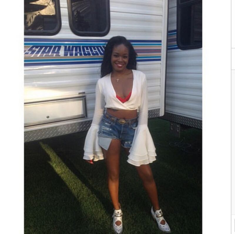 galleries/2015/04/13/famous-people-in-ugly-clothes-photos/150413-celeb-coachella-10_jeqps9