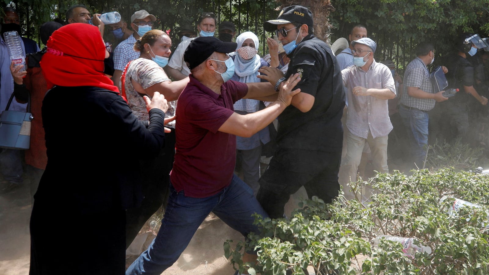 2021-07-26T125015Z_1262199976_RC2CSO9C6OE3_RTRMADP_3_TUNISIA-POLITICS-SCENARIOS_equs6o