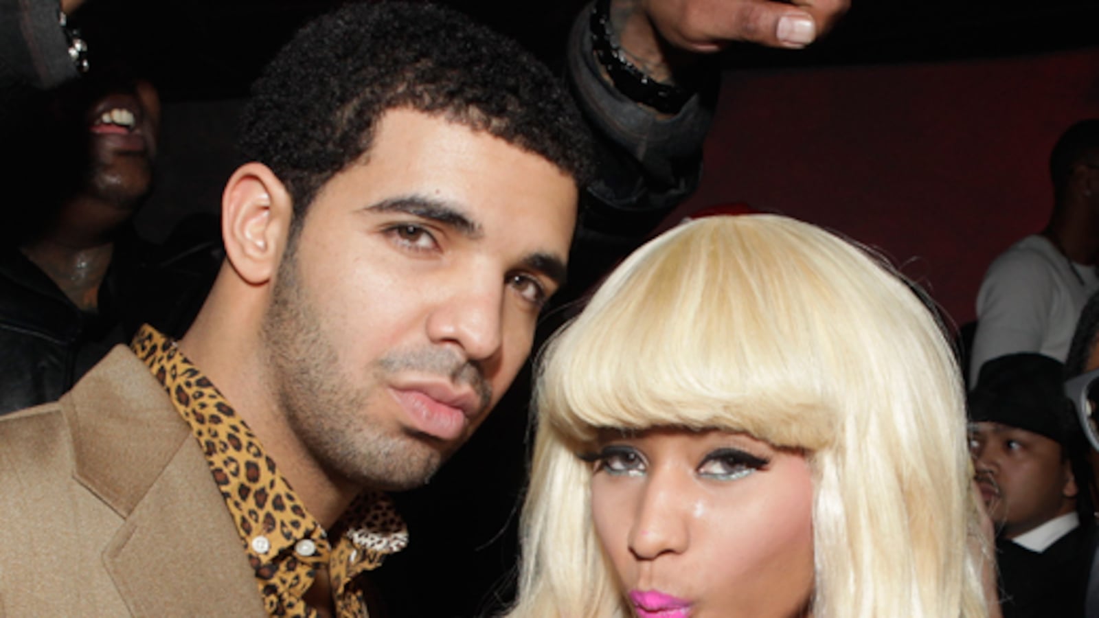 cheats/2010/08/27/drake-and-nicki-minaj-get-hitched/fake-weddings-minaj_tziojx