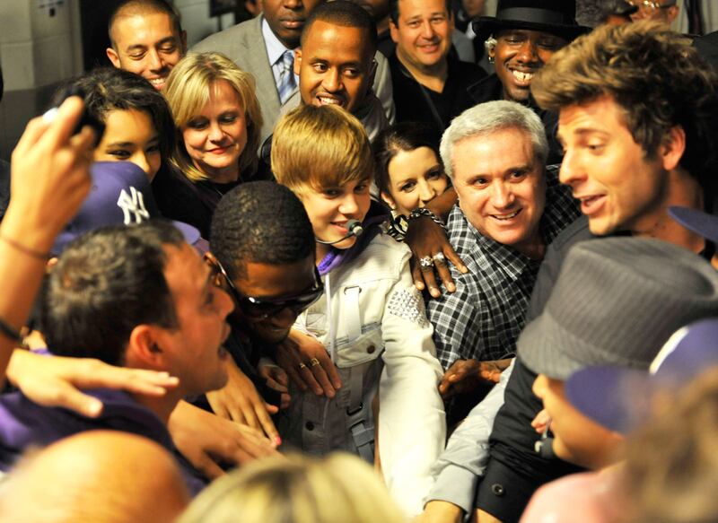 galleries/2010/09/09/bieber-fans/bieber-fans---3_abcjue