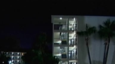 cheats/2011/04/21/stranger-catches-falling-baby/toddler-falls-off-balcony_z9efy7