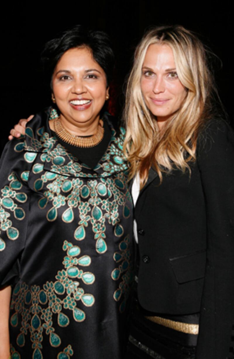 galleries/2009/09/24/wendi-murdoch-queen-rania-indra-nooyi-the-new-power-women/important-women-dinner-6_p0bwbg