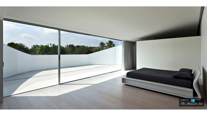 171230-mcnearney-omg-i-want-this-house-casa-bilant-27_etaaai