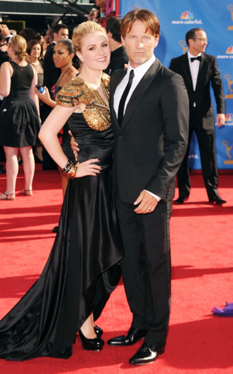 galleries/2010/08/29/2010-emmy-awards/emmy-red-carpet---paquin-and-moyer_d4iudc