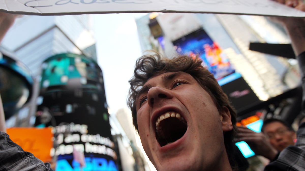 cheats/2011/10/15/24-protesters-arrested-at-ny-citibank/occupy-wall-street-nyc-cheat_sd6lfb