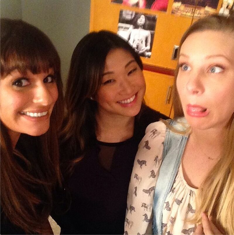 galleries/2014/01/19/nicki-minaj-lindsay-lohan-the-week-s-best-celebrity-selfies-photos/140117-lea-michelle-selfie_gyky6u