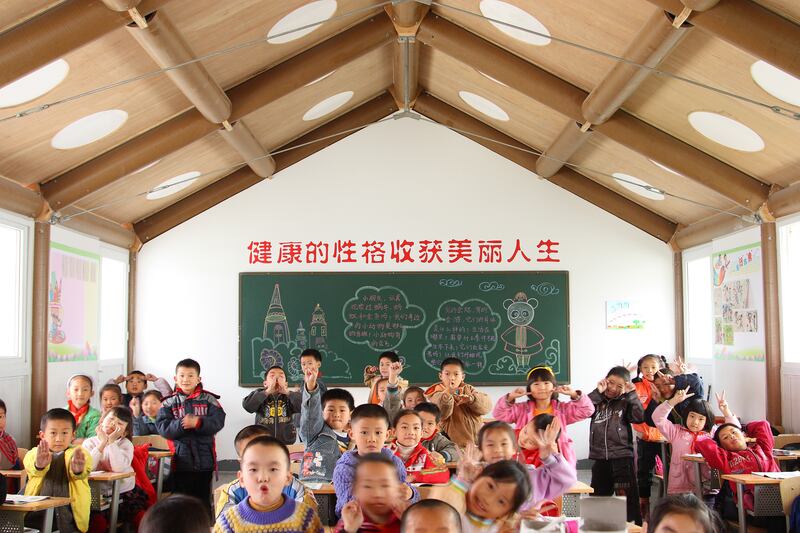 galleries/2014/03/24/2014-pritzker-architecture-prize-laureate-shigeru-ban-photos/shigeru-ban-temporary-school_cafnqe