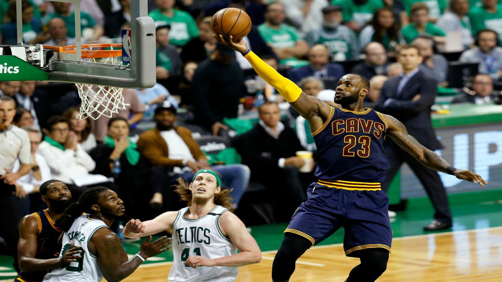 170525-lebron-passes-jordan-cheat_q4afxl