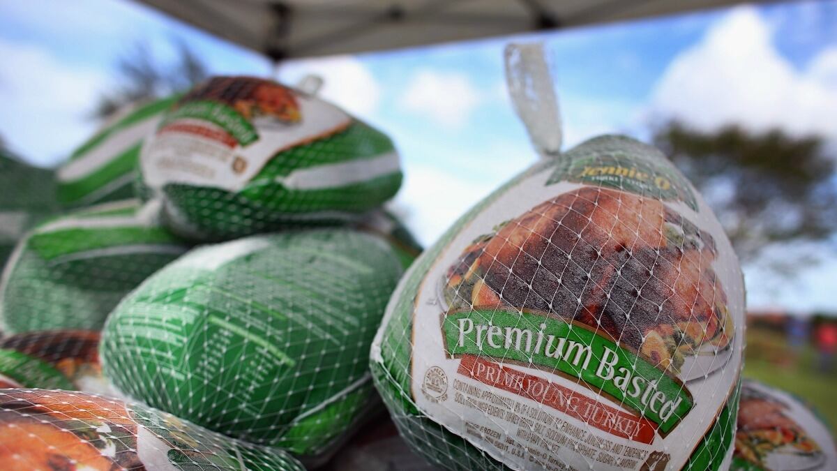 cheats/2012/11/20/food-stamps-surge-for-thanksgiving/thanksgiving-food-stamps-cs_sjbul7