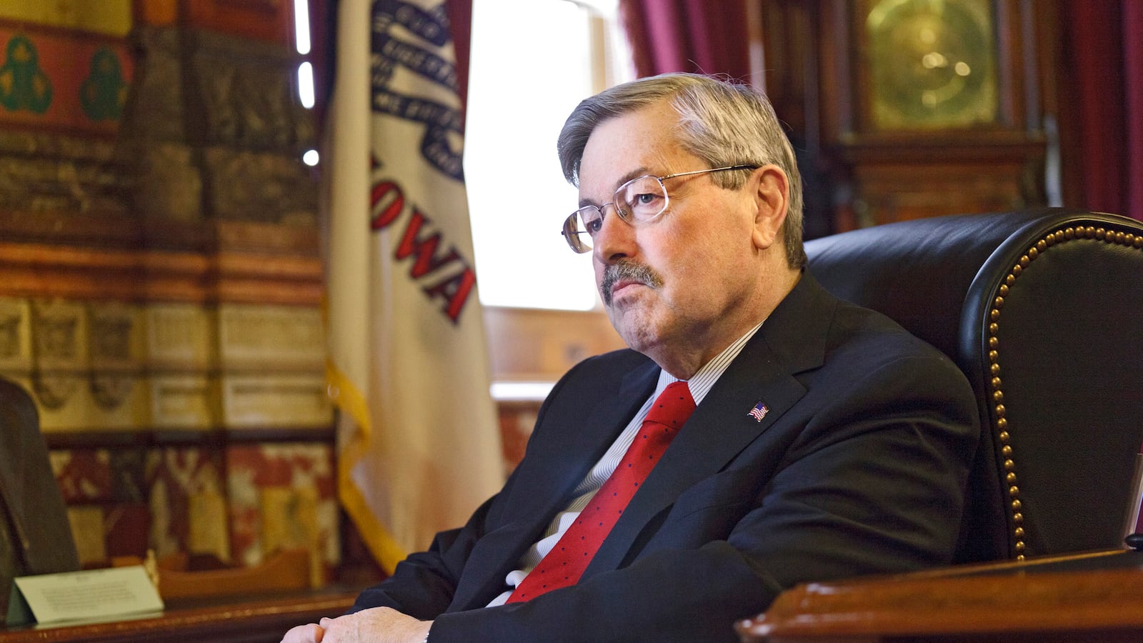 articles/2014/04/18/is-iowa-s-republican-goliath-governor-the-next-chris-christie/140417-iowa-branstad-jacobs-tease_if30bi