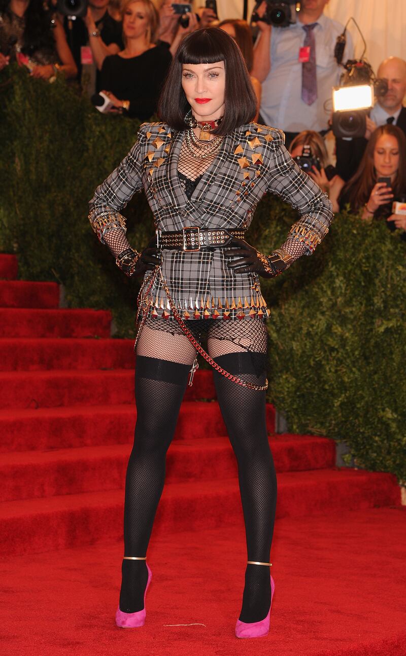 galleries/2013/12/29/the-best-and-worst-dressed-celebrities-of-2013-photos/2013-year-bw-madonna_i466oi