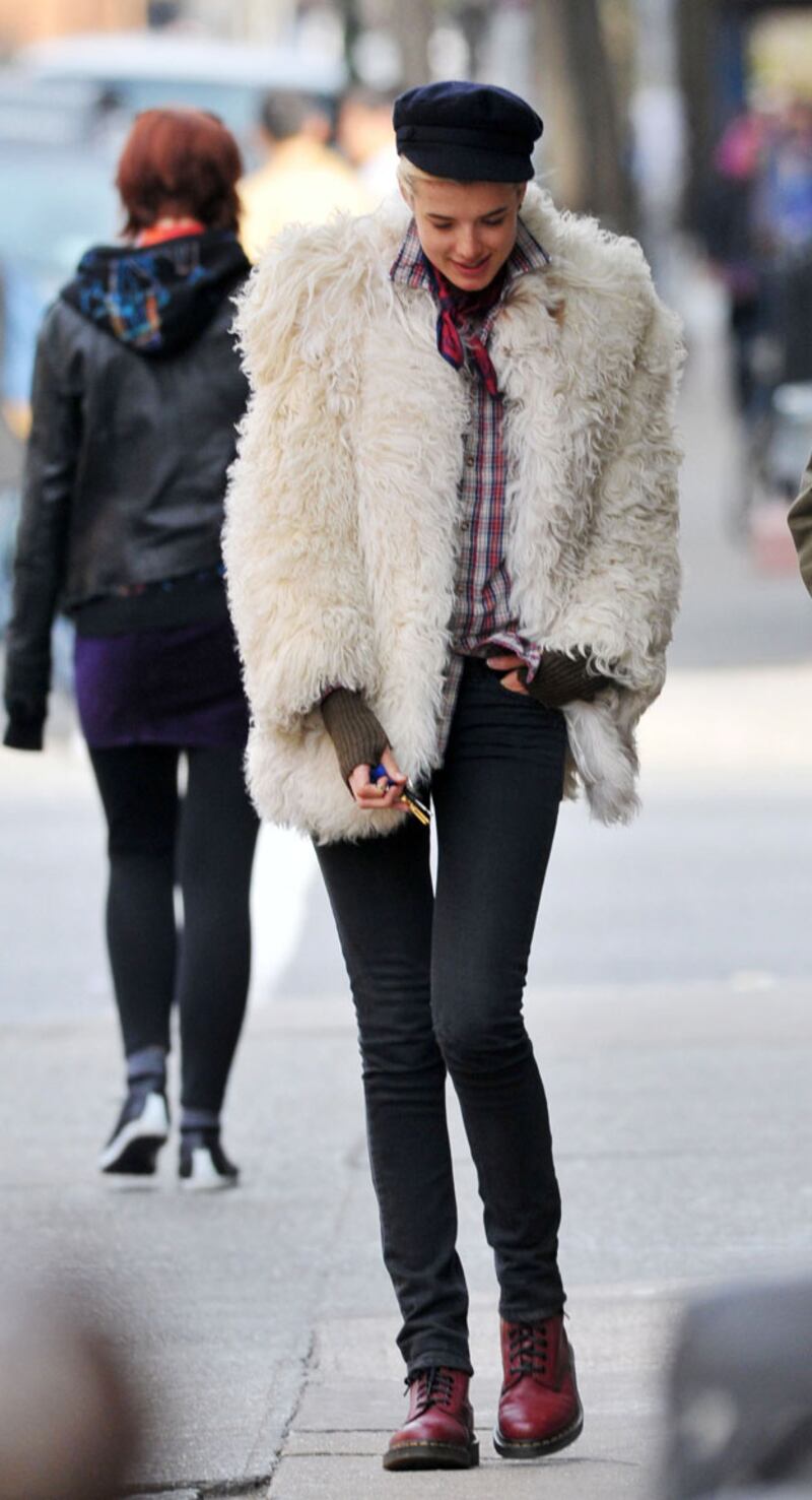 galleries/2010/01/13/celebrities-in-jeggings/jeggings---deyn_doujpt