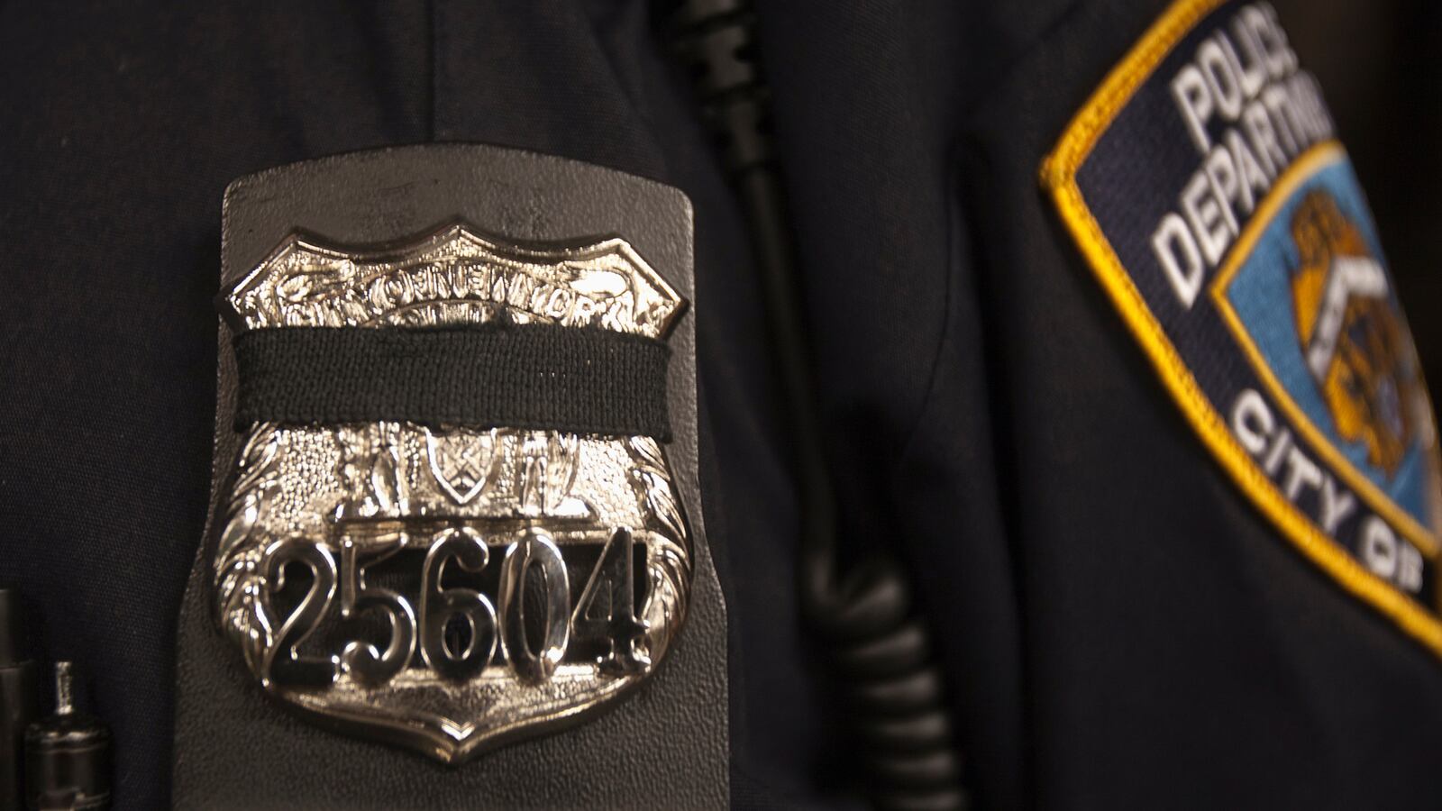 190212-nypd-detective-shot-cheat_kxgxqb