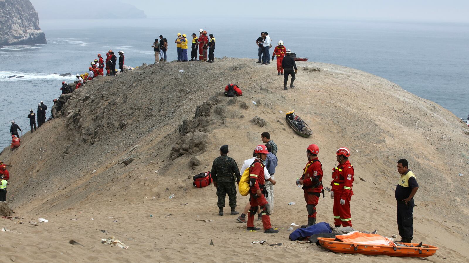 180102-peru-bus-crash-deaths-cheat_cm0mkr