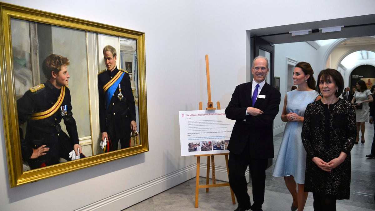 articles/2013/04/25/yes-she-really-is-pregnant-kate-wears-her-first-maternity-dress/kate-art_dpneym