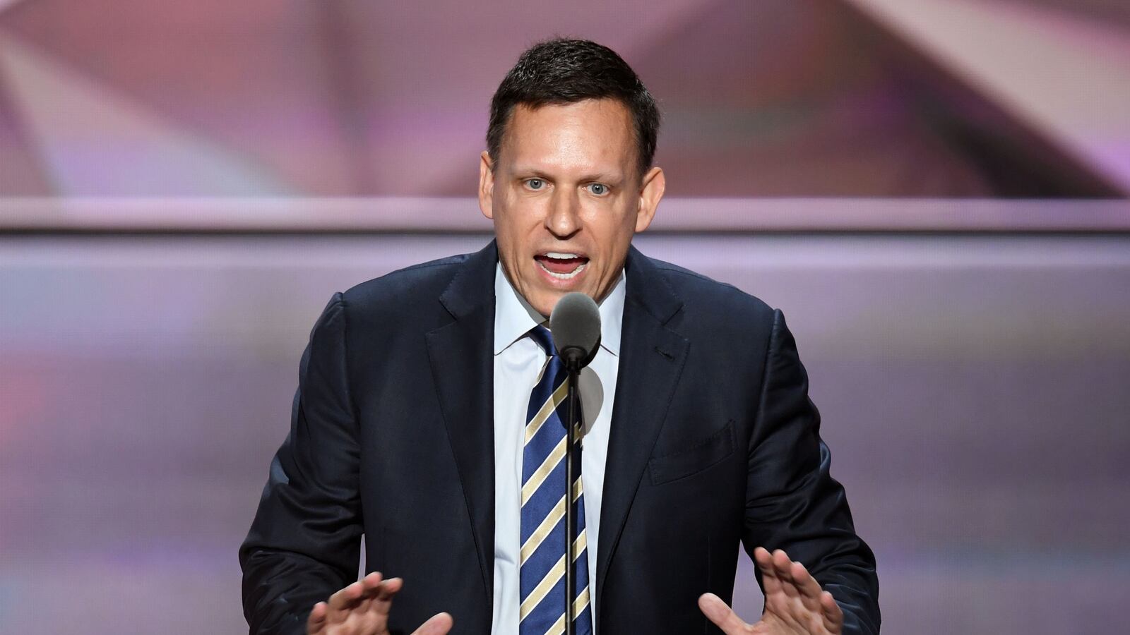 articles/2016/07/21/years-from-now-peter-thiel-will-wonder-what-he-was-doing-on-that-stage/160721-resnick-peter-thiel-tease_gecshb