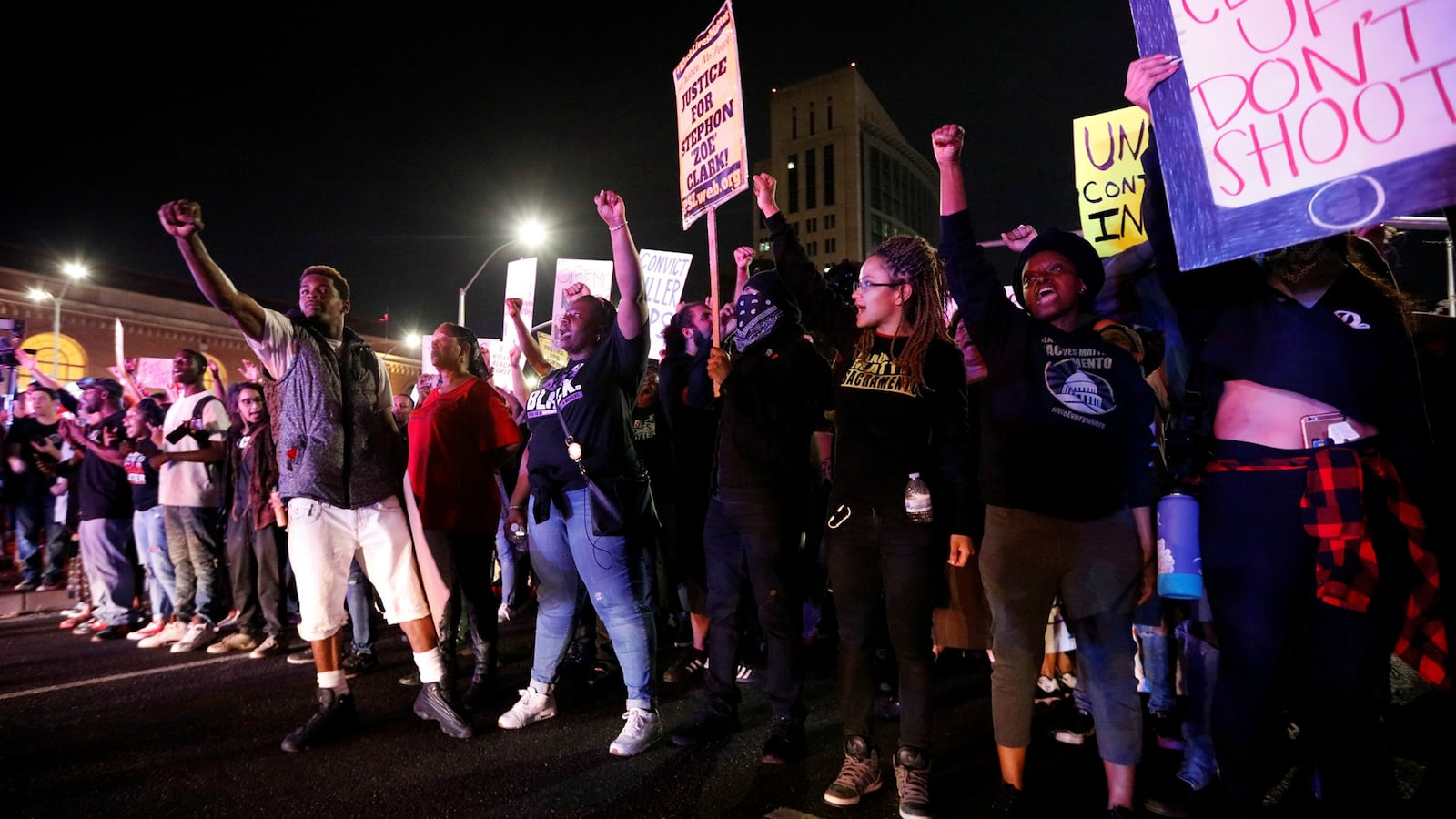 180401-stephon-clark-collision-protester-cheat_mglcus