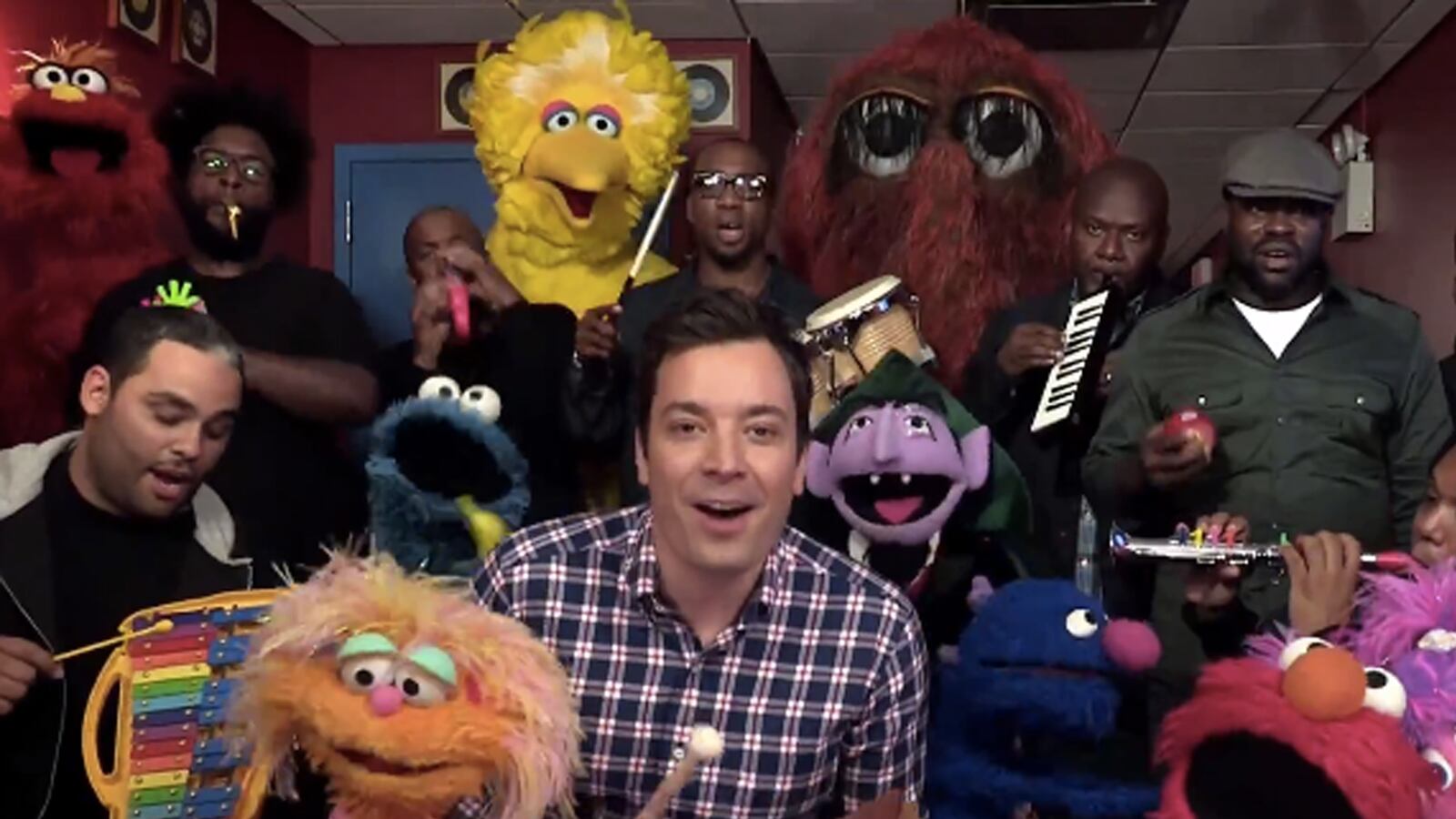 articles/2013/09/26/jimmy-fallon-s-best-classroom-instruments-performances-sesame-street-blurred-lines-more/130926-fallon-late-night-tease_mdodcn