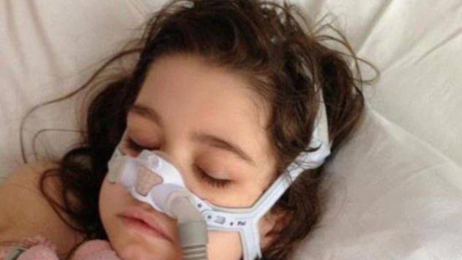 cheats/2013/06/12/young-girl-moved-to-adult-transplant-list-gets-lung/130612-sarah-murnaghan-lung-transplant-cheat_ccoapy