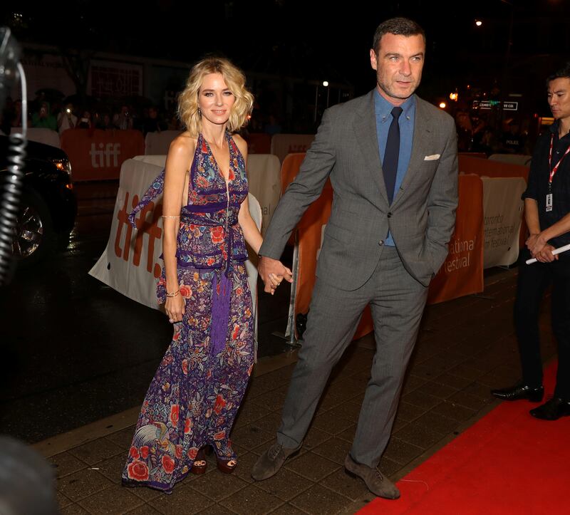 articles/2016/12/17/2016-the-year-celebrity-love-died-brangelina-aubrih-and-more-couples-who-split/160926-schreiber-cheat_u42sqp