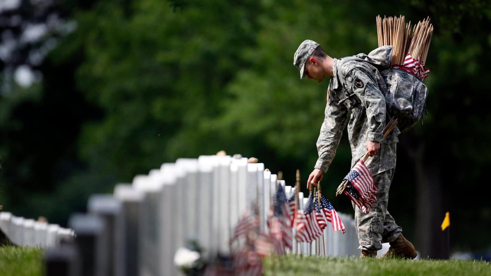 articles/2012/05/27/billy-lynn-s-long-halftime-walk-by-ben-fountain-the-war-novel-of-our-time/gallagher-memorial-day-embed_pyshls