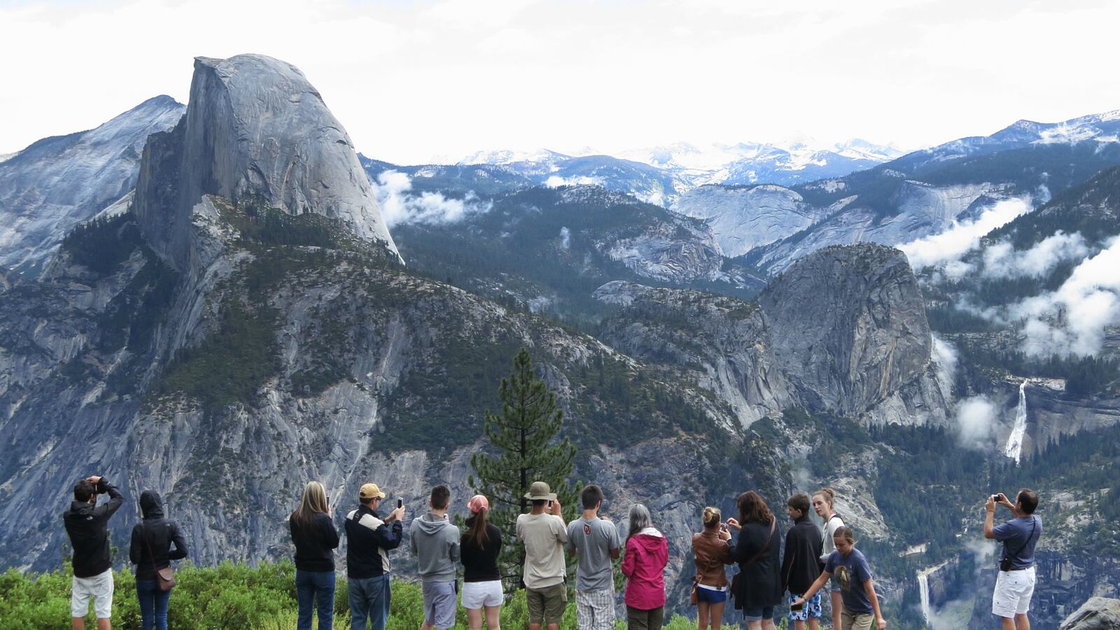 cheats/2015/01/14/free-climbers-reach-yosemite-summit/150114-yosemite-cheat_hpqaij