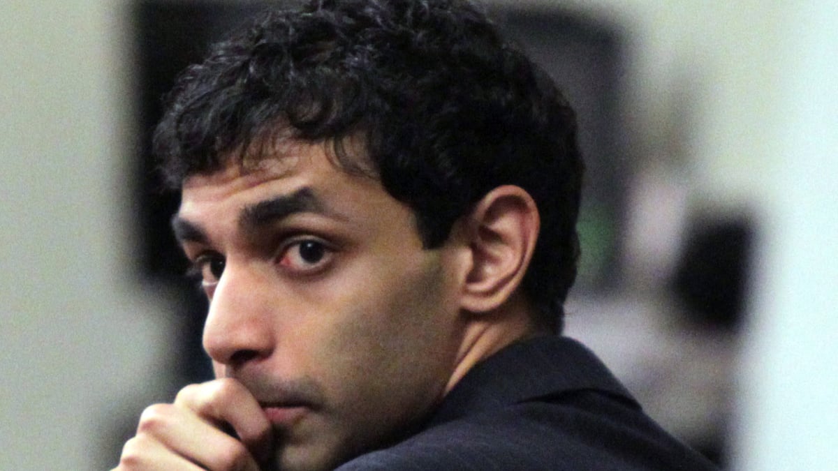 cheats/2016/09/09/ex-clementi-roomate-s-conviction-overturned/dharun-ravi-faces-deportation-ten-years-prison-cheat_rbn173