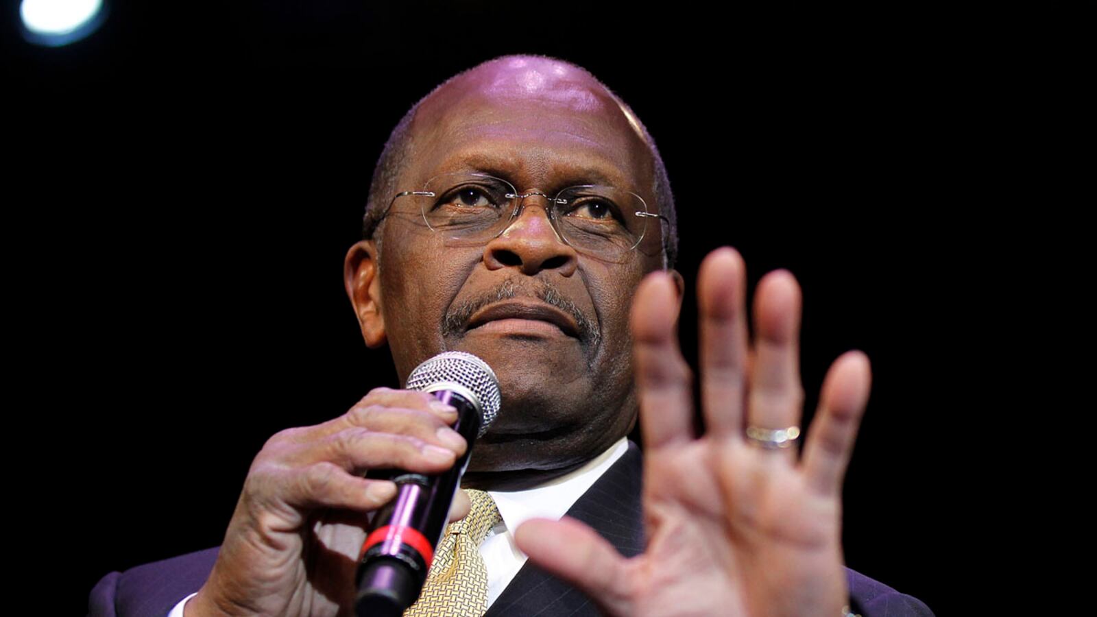 articles/2011/10/27/herman-cain-campaign-hits-brakes-after-missteps-in-2012-gop-race/herman-cain-isnt-in-it-kurtz_dvgdbu