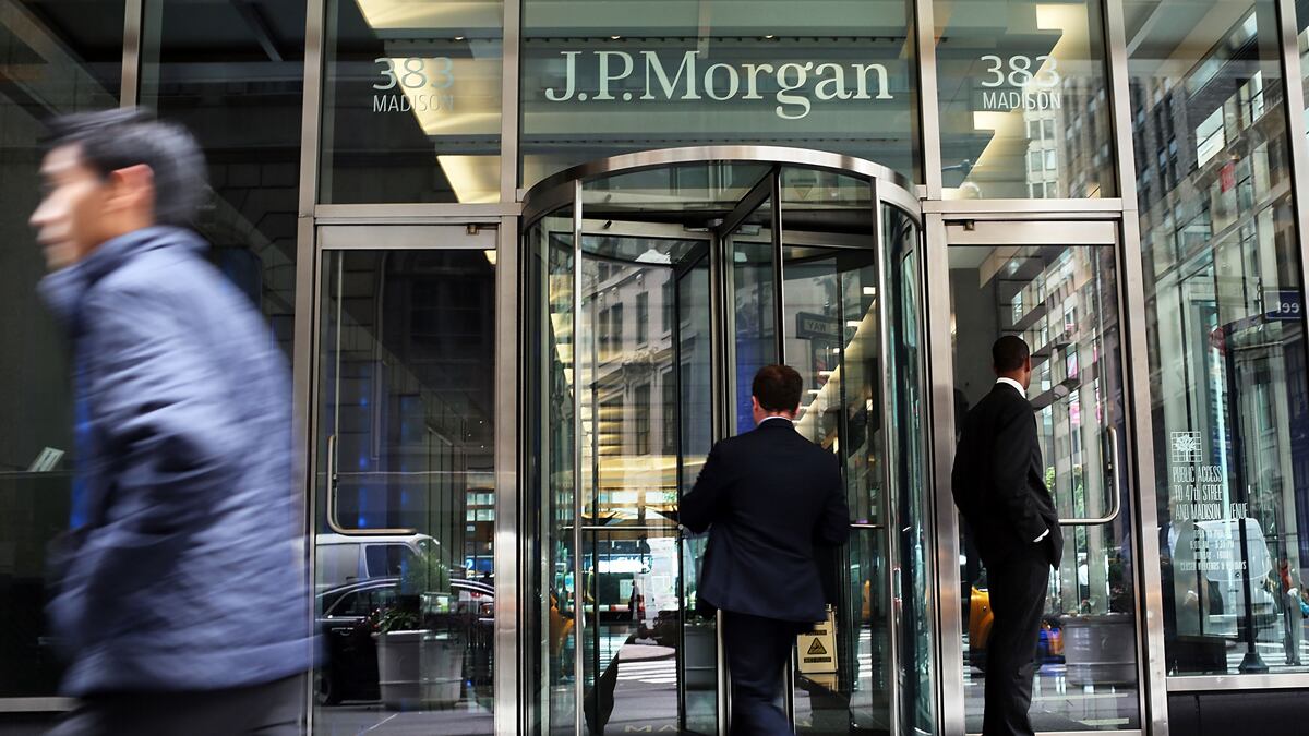 articles/2012/10/02/will-bankers-ever-go-to-jail-10-questions-answered/jp-morgan-qa-zeitlin-tease_wlwmck