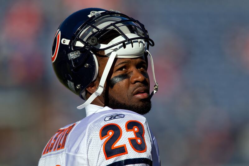 galleries/2012/05/21/angelina-jolie-lucy-liu-more-stars-who-attended-top-1000-high-schools-photos/famous-high-school-devin-hester_b2nxax