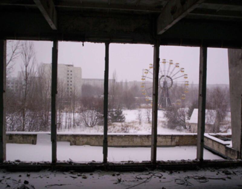 articles/2011/02/25/the-weeks-must-read-journalism-longreads-from-the-chernobyl-meltdown-to-mommy-bloggers/gallery-launch---longreads-224---prypiat_eiotvm