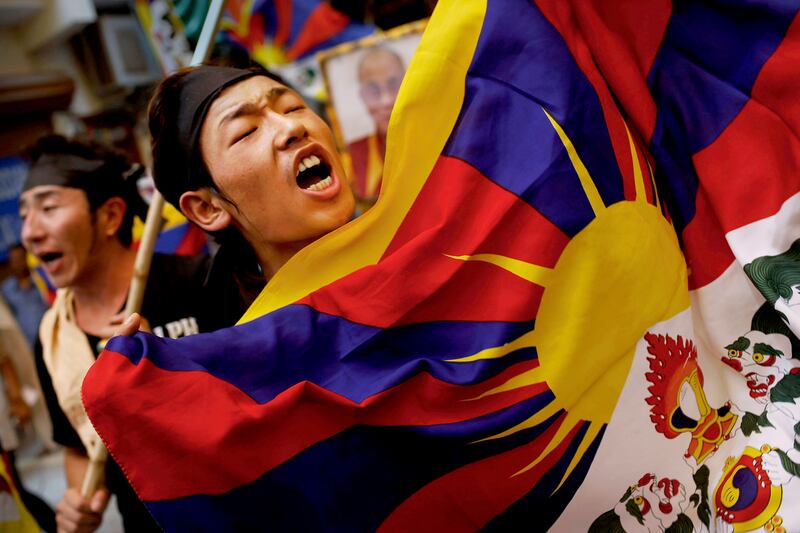 articles/2013/06/08/obama-don-t-let-xi-forget-china-s-human-rights-record/130607-jianli-obama-china-human-rights-embed_e8cspg