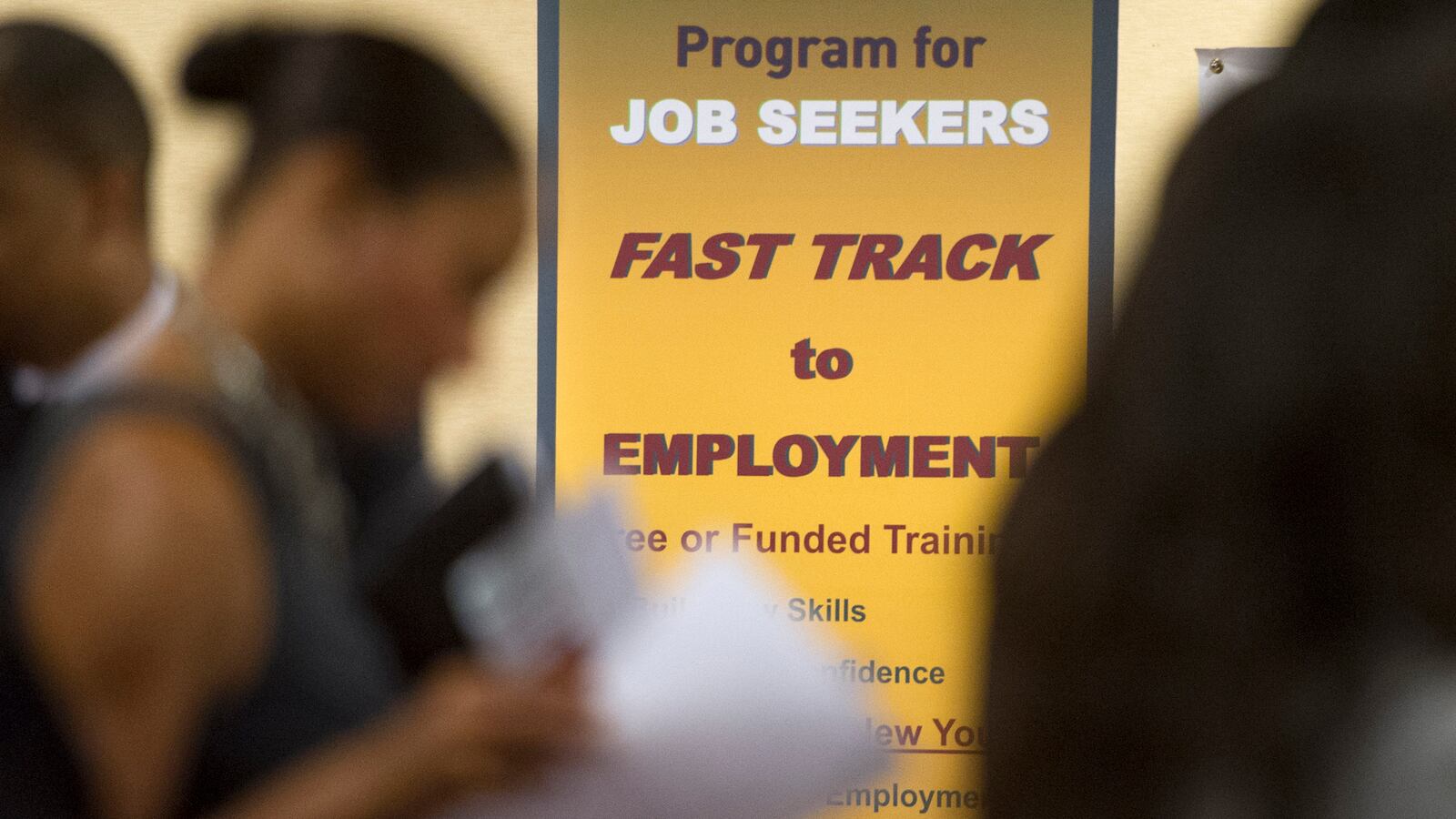 cheats/2013/09/05/u-s-jobless-claims-fall-to-323-000/130903-employment-claims-cheat_ev0z0a