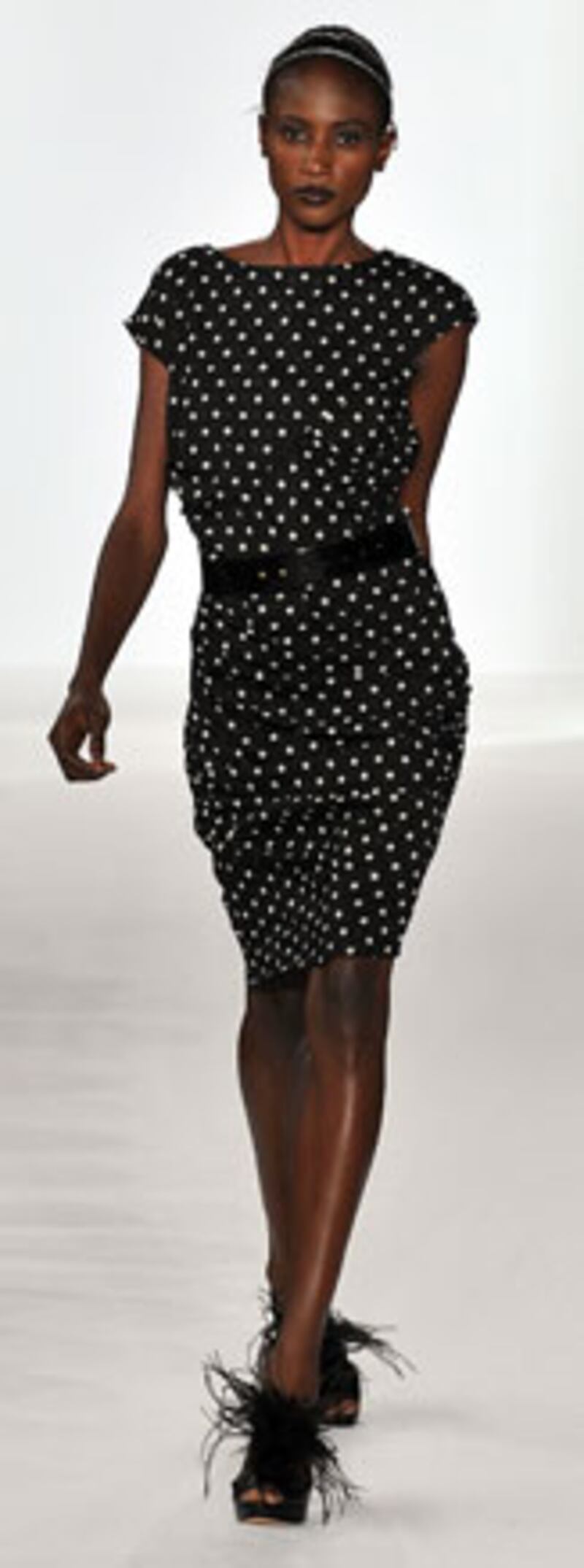galleries/2009/09/17/ny-fashion-week-day-8/fashion-day-8---2_hqq8aj
