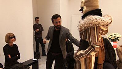 articles/2009/07/29/stylish-fashion-documentaries/gould-simon-fashion-dogallery-launch_aq4yr0