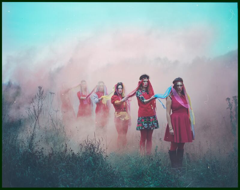 galleries/2015/02/03/gorgeous-dark-russian-fairy-tales-photos/150203-russian-fairy-tale-10_ortef4