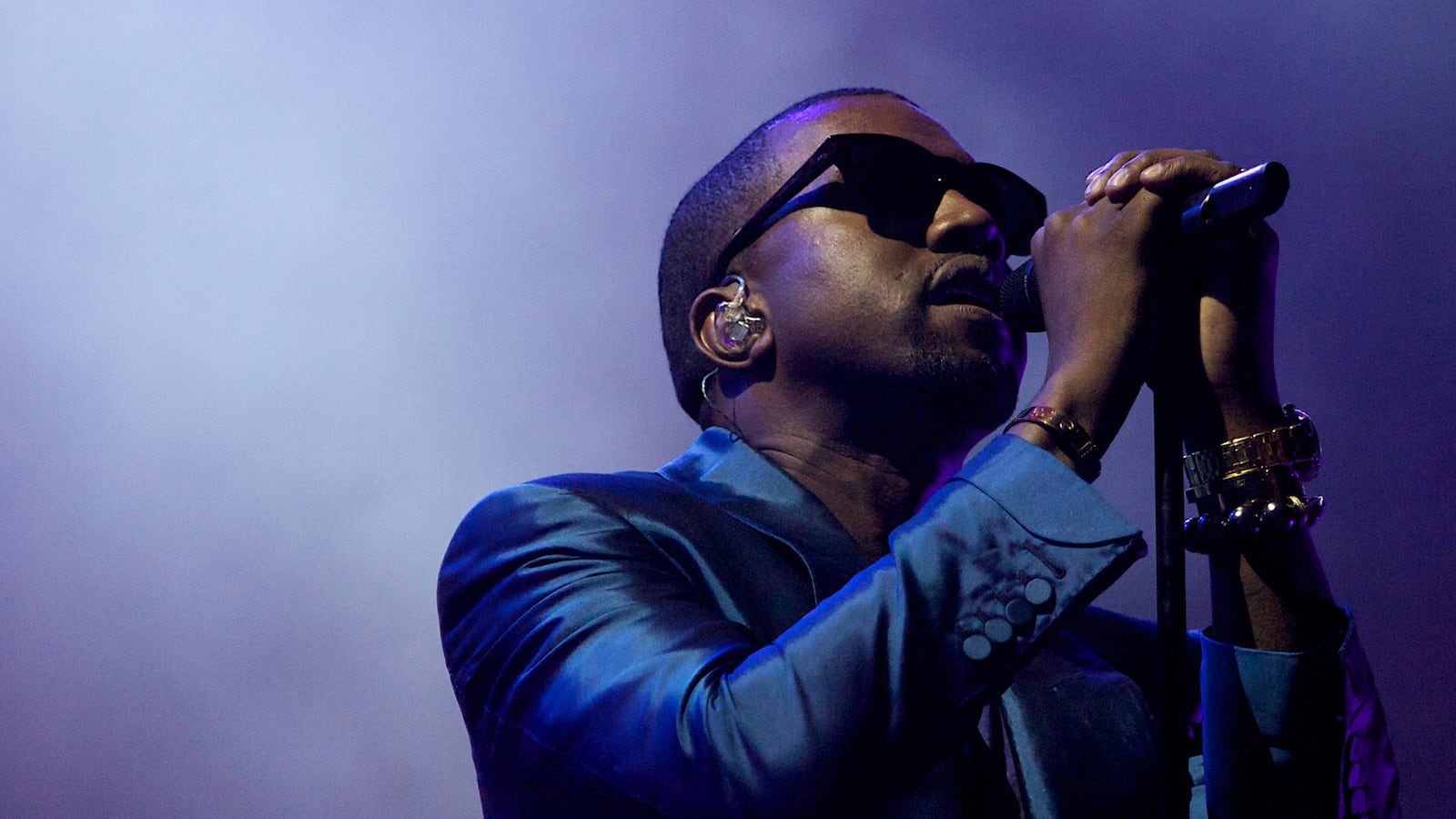 cheats/2013/07/04/kanye-west-really-likes-pacific-rim/130619-kanye-craziest-lyrics-vid-tease_arzavw