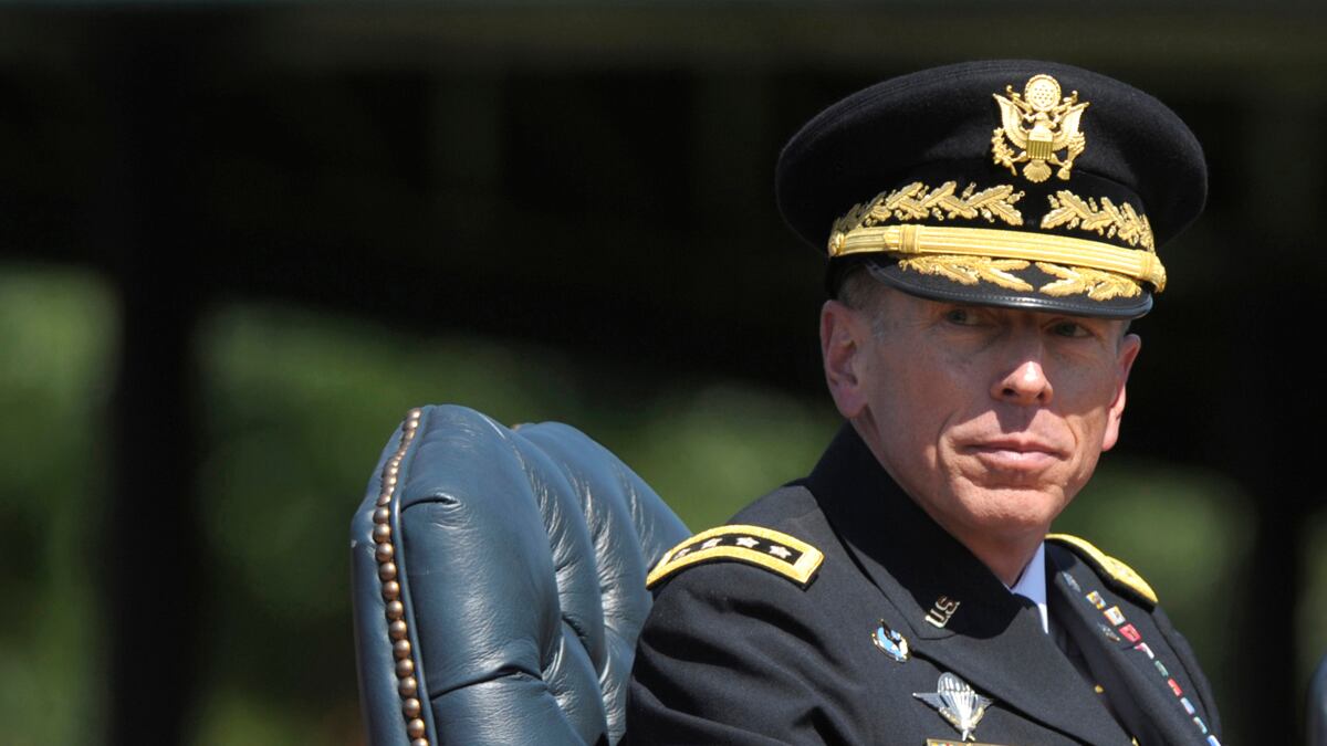 articles/2011/09/04/obama-administration-brass-skips-david-petraeus-retirement-ceremony/Petraeus-snub-barry_ceb1jz