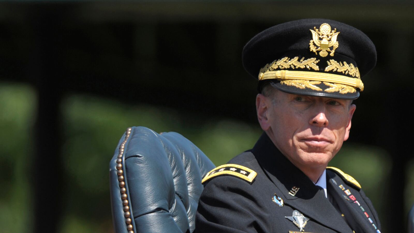 articles/2011/09/04/obama-administration-brass-skips-david-petraeus-retirement-ceremony/Petraeus-snub-barry_ceb1jz