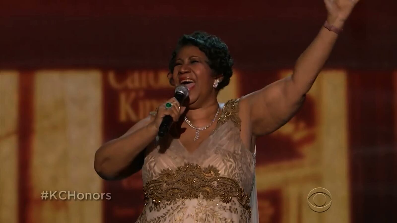 Aretha_Franklin_Brings_President_Obama_To_Tears_Performing_At_Kennedy_Center_Honors-8cF0tf35Mbo_jazgsv