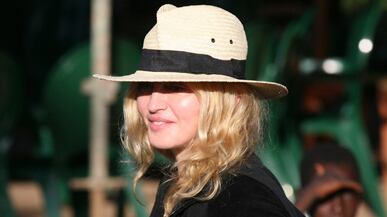 articles/2011/04/12/madonna-raising-malawi-not-a-focus-of-federal-investigation/barrett-madonna-update_172976_pkngks