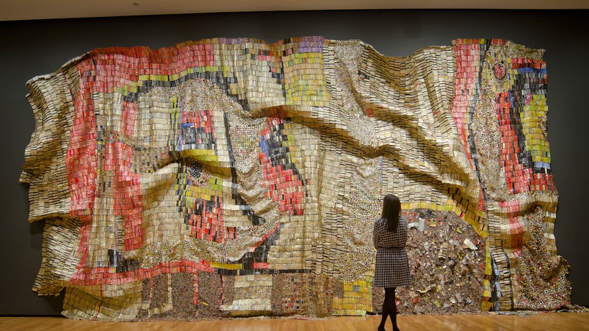 articles/2013/08/06/el-anatsui-at-the-brooklyn-museum-is-the-daily-pic-by-blake-gopnik/anatsui-daily-pic_dhtbng