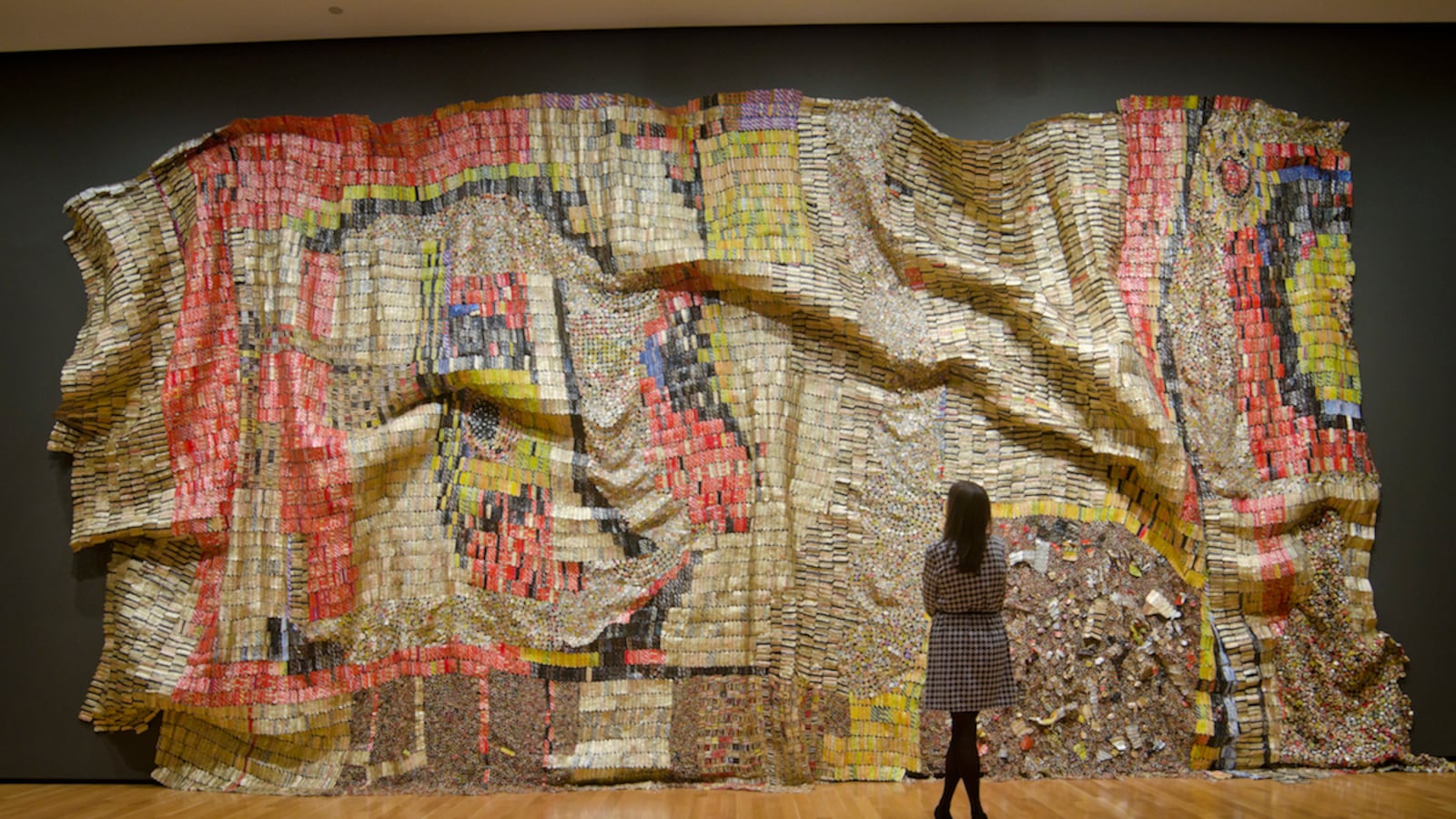 articles/2013/08/06/el-anatsui-at-the-brooklyn-museum-is-the-daily-pic-by-blake-gopnik/anatsui-daily-pic_dhtbng