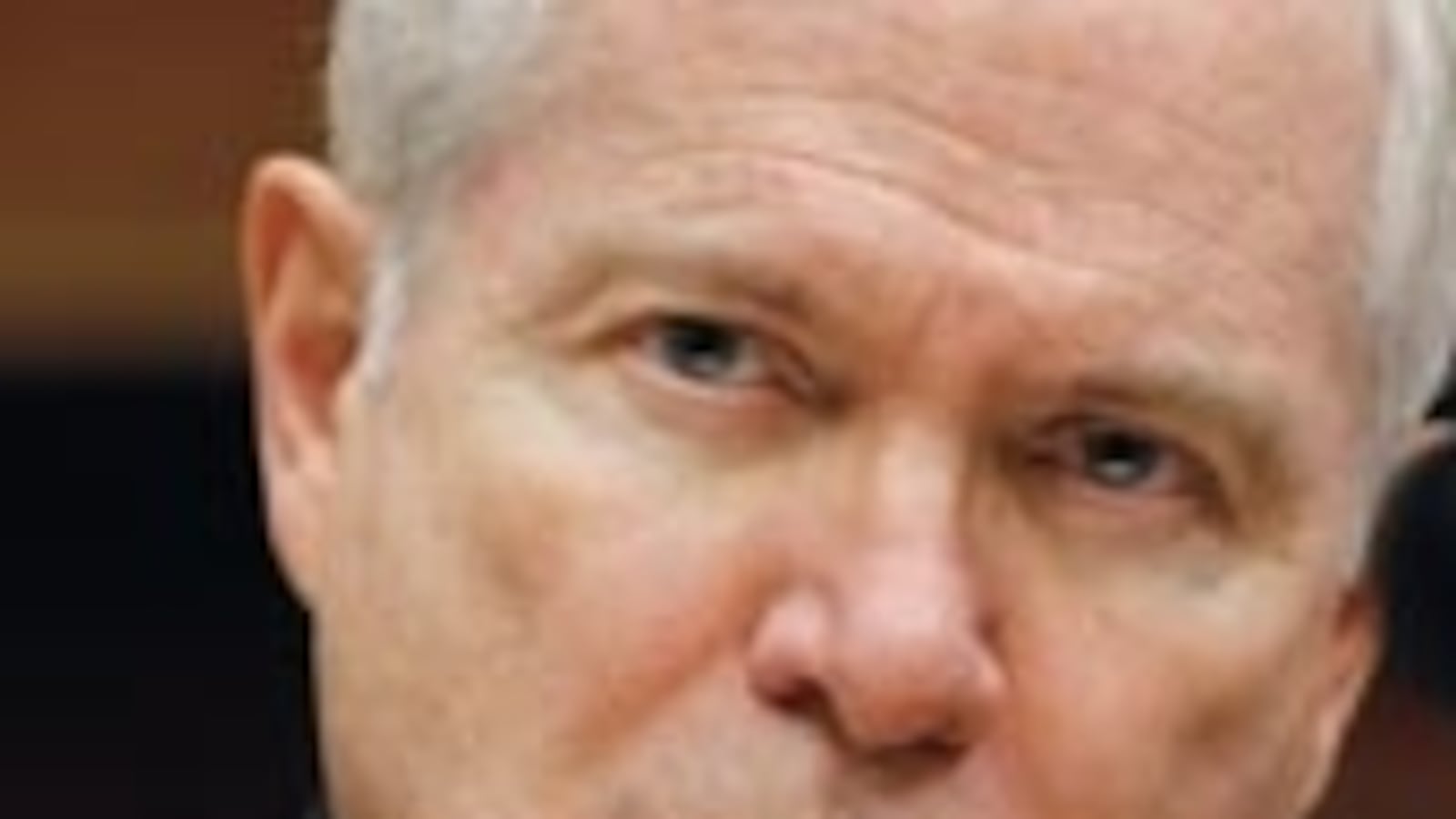 articles/2010/07/06/defense-sec-robert-gates-restricts-military-access-to-media/brownfield-gates_111576_s8avbn